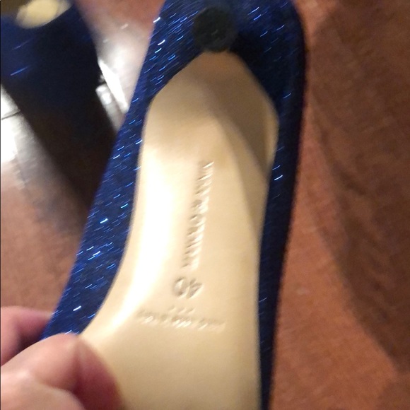 Manolo Blahnik Sapphire Sex in City Pumps New - Picture 4 of 4